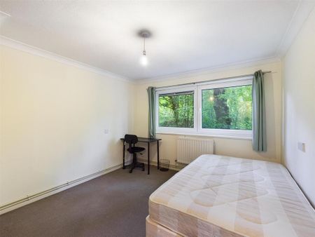 4 bedroom flat to rent - Photo 5