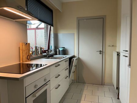 Penthouse in hartje Brasschaat met ondergrondse autostaanplaats en 2 ruime terrassen! - Photo 2