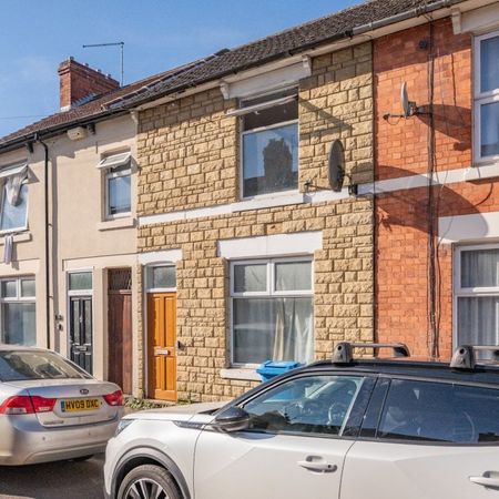 2 bedroom terraced house - Photo 4