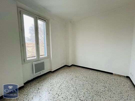 Location Appartement 3 pièces 38m² CARPENTRAS 84200 - Photo 1