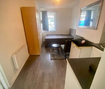 Studio Flat, Stoney Stanton Road, CV6 - Photo 2