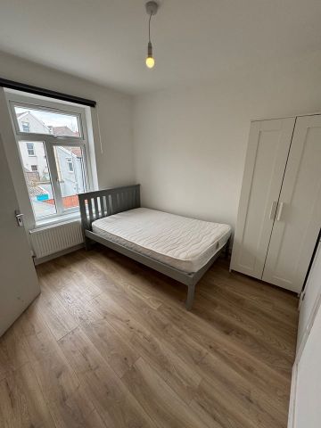 Room in a Shared House, Bristol, BS2 - Photo 3