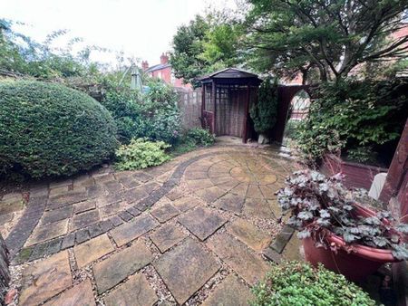 2 bedroom terraced house to rent - Photo 2