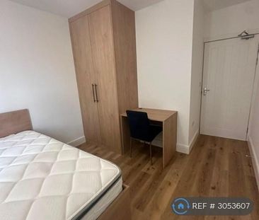 1 bedroom in a house share to rent - Photo 3
