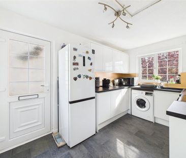 2 bedroom semi-detached house to rent - Photo 6