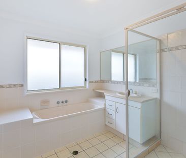 10 Merton Drive, Upper Coomera QLD 4209 - House For Rent | Domain - Photo 5