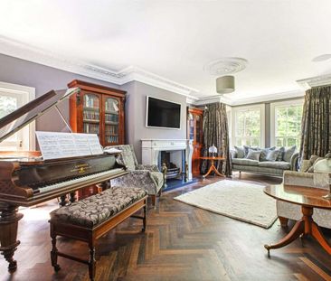 A substantial five-bedroom Victorian detached home in the sought-af... - Photo 4