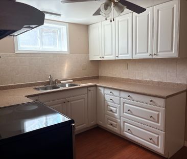 For Lease - 4382 New Street, Burlington, Ontario - Photo 6