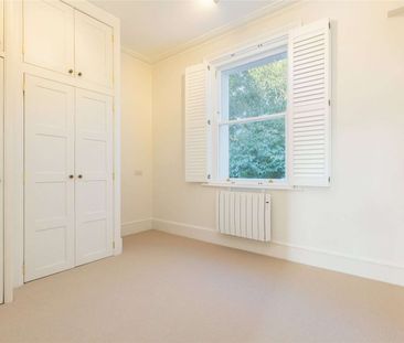 Beautifully finished one bedroom apartment close to the High Street... - Photo 1