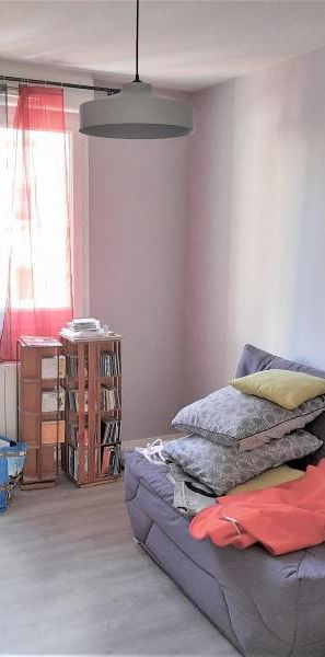 Location Appartement 4 pièces 74m² LONS LE SAUNIER 39000 - Photo 1