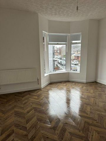 3 bedroom terraced house to rent - Photo 3