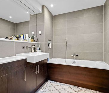 A very high specification extremely spacious two bedroom apartment ... - Photo 5