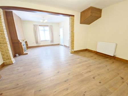 3 bedroom house to rent - Photo 3
