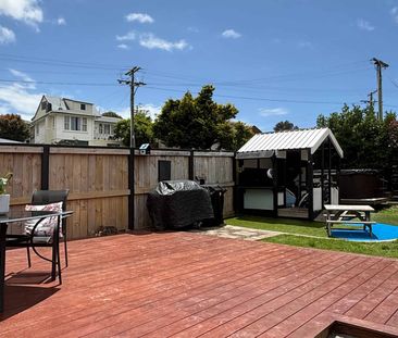 Character 1950s Cottage with Modern Comforts - Photo 1