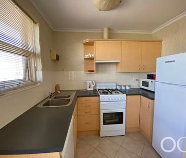 Open the Door To Fully Furnished Relaxed Coastal Living. - Photo 4