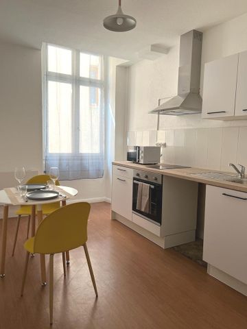 Location Appartement 3 pièces 88m² ROMANS SUR ISERE 26100 - Photo 4