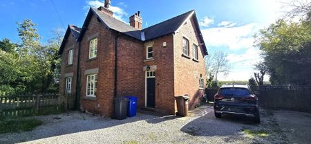 2 bedroom semi-detached house to rent - Photo 3