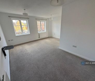 4 bedroom semi-detached house to rent - Photo 4
