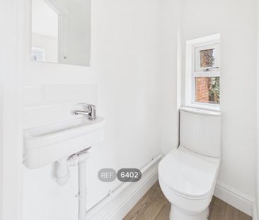 3 bedroom semi-detached house to rent - Photo 3