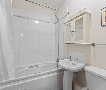 Apartment 61, The Sweepstakes, Ballsbridge Park, Ballsbridge, Dublin 4 - Photo 6