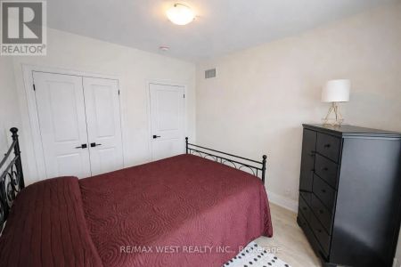 23 PARADOX STREET - Photo 5