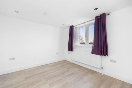 5 bedroom semi-detached house to rent - Photo 5