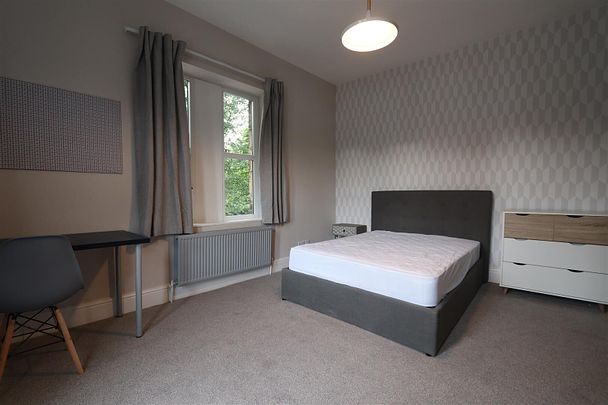 Cliff Road Gardens, Woodhouse, Leeds, LS6 2EY - Photo 1