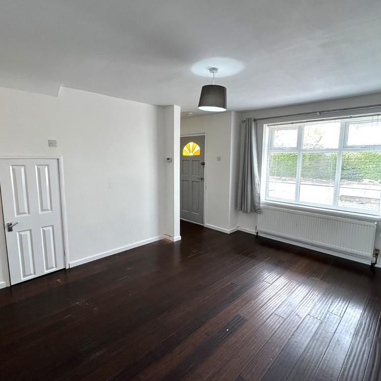 3 bedroom end of terrace house to rent - Photo 1