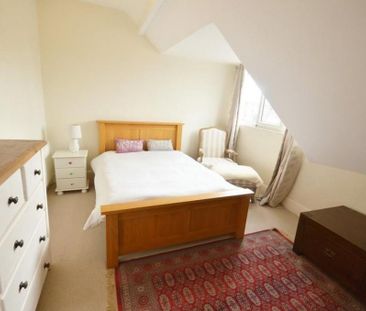 4 bedroom semi-detached house to rent - Photo 5