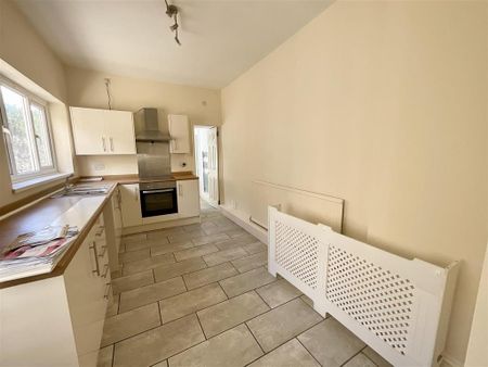 3 bedroom terraced house to rent - Photo 3