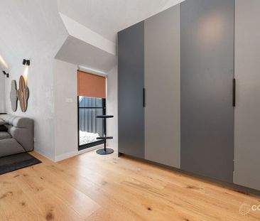 Oversized Luxury Apartment In Fitzroy North - Photo 2