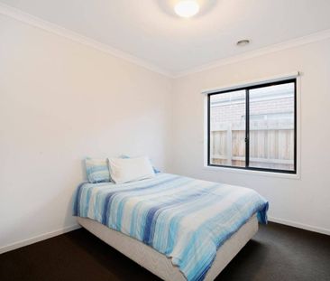 Three Bedroom Family Home - Photo 5