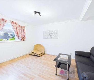 Tithelands, Harlow, CM19 - Photo 2