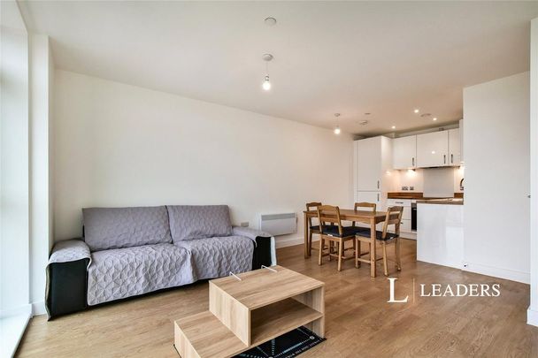 1 bedroom flat to rent - Photo 1