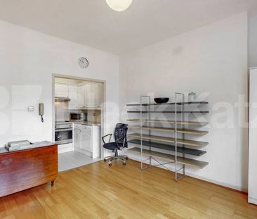Modern Apartment - Photo 3