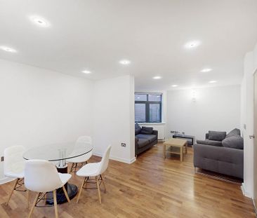 3 bedroom flat to rent - Photo 3