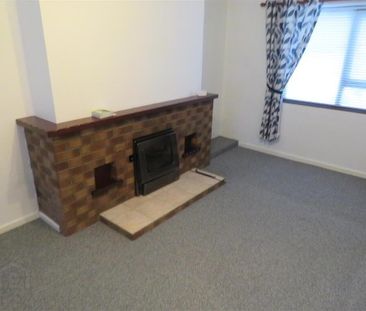 32 Larkfield Square, Lurgan, Craigavon, BT66 7DQ - Photo 2