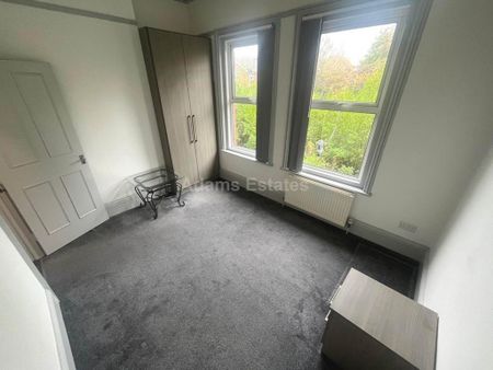 3 bedroom flat to rent - Photo 5