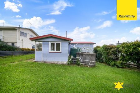 Cozy 2-Bedroom Home in the Heart of Stanmore Bay - Photo 2