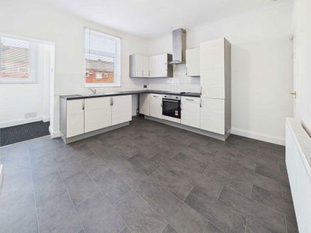 3 bedroom terraced house to rent - Photo 5