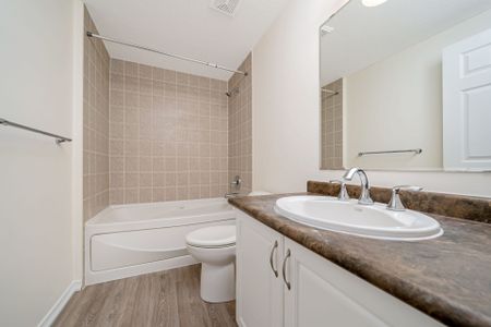 For Lease - 571 Wild Iris Avenue, Waterloo, Ontario - Photo 4