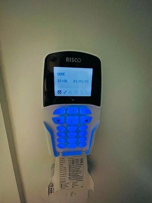 3bd house, Viewing at 11:30 am, Saturday, 29th Nov - Photo 1