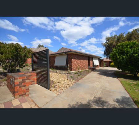 1/46 Lansell Street, East Bendigo, Vic 3550 - Photo 3