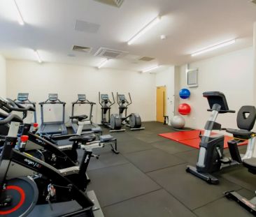 Bronze Studio - Photo 3