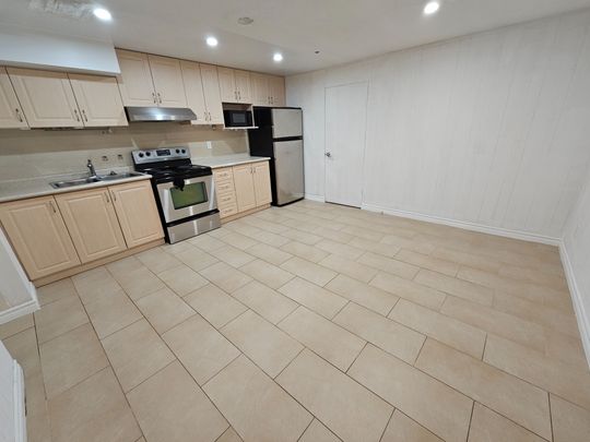 For Lease - 7 Stafford Road Unit# B1, Toronto, Ontario - Photo 1