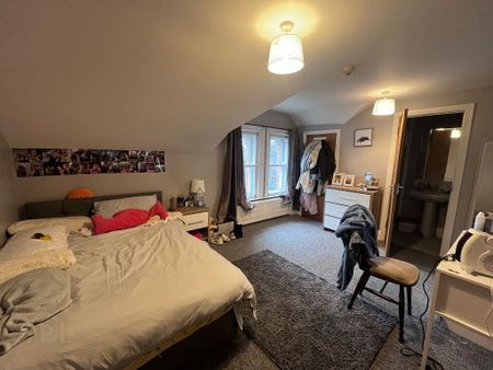 STUDENT ACCOMMODATION, 28 Northland Road, Derry/Londonderry, BT48 7NA - Photo 3