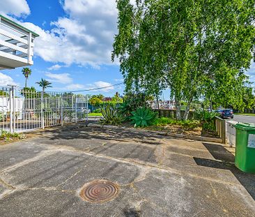 Superb Unit with Outdoor Living - Photo 5