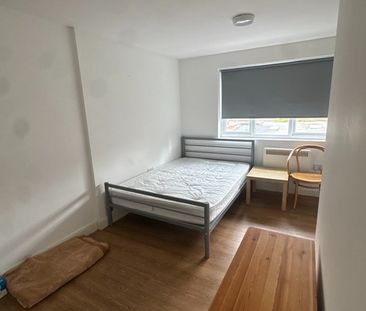 Studio Flat, Finchley Road, NW11 - Photo 4