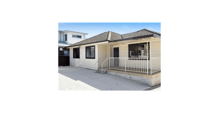 3 Bedroom Home in Ultra-Convenient Location - Photo 4