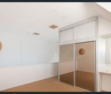 Townhouse In Great Location! - Photo 2